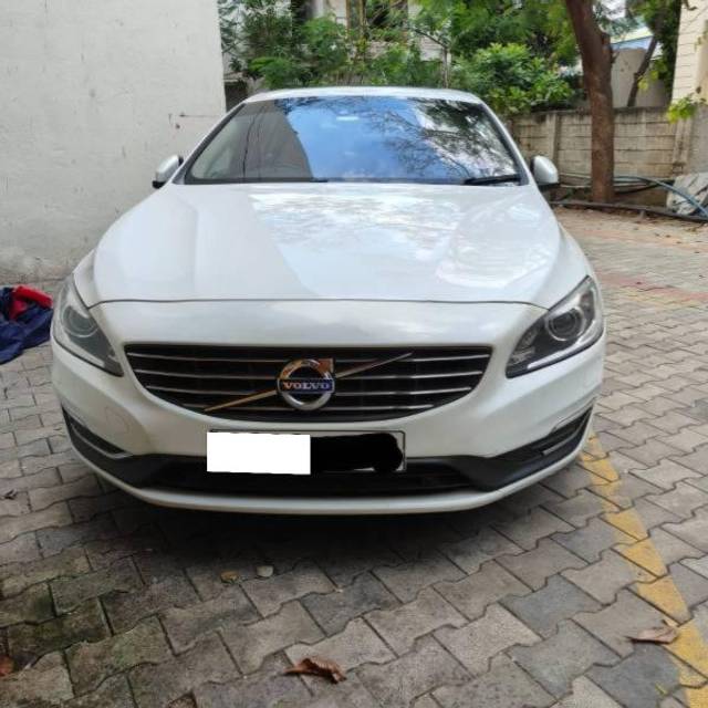 https://images10.gaadi.com/usedcar_image/4417182/original/processed_5700e938-edc5-4097-b346-a91e5e1dc3f4.jpg?imwidth=6400