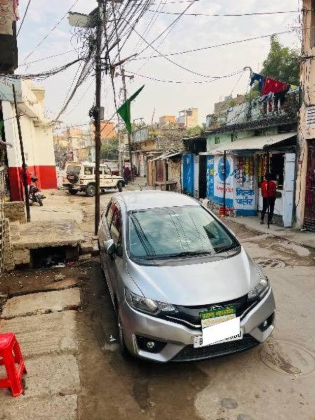 https://images10.gaadi.com/usedcar_image/4417255/original/processed_031cc661-1b0b-4e6b-bbf2-f27a8427fbda.jpeg?imwidth=6402