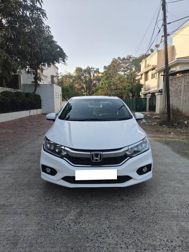 https://images10.gaadi.com/usedcar_image/4417270/original/processed_4982c9860ef791908b3beedf1510e468.jpeg?imwidth=6400