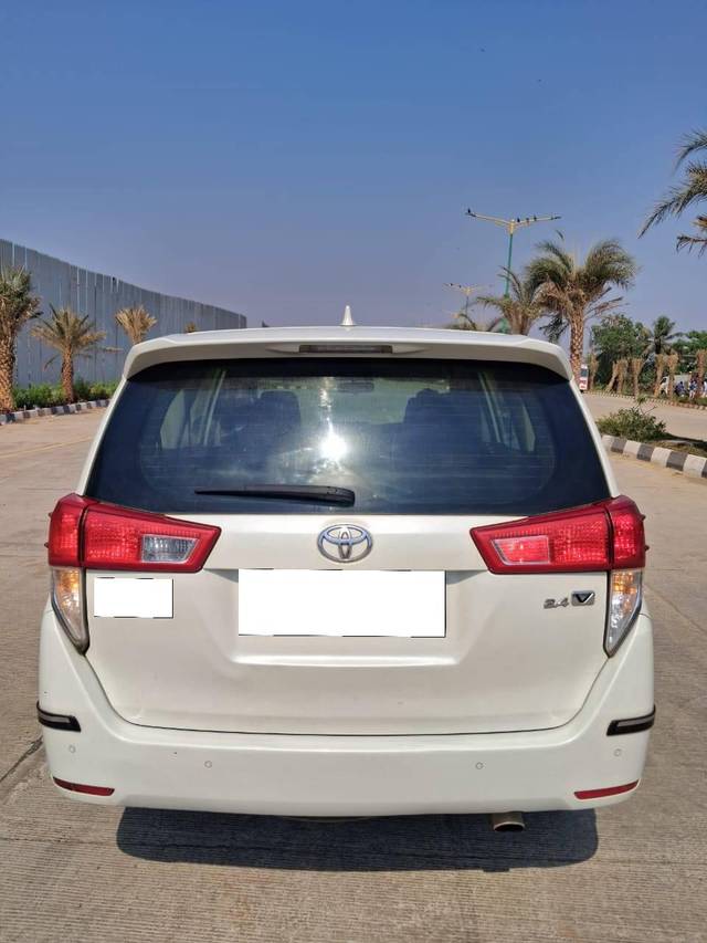 https://images10.gaadi.com/usedcar_image/4417463/original/processed_de8d01a69d7a7f527bdd2979fd7982df.jpg?imwidth=6402