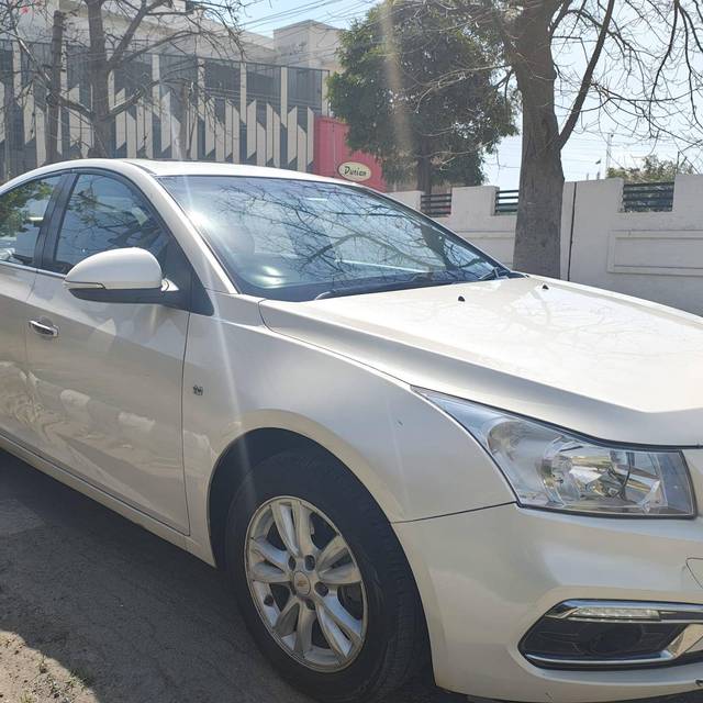 https://images10.gaadi.com/usedcar_image/4417510/original/processed_de5cfa01d1b182fe5dad93004ab721c2.jpg?imwidth=6400