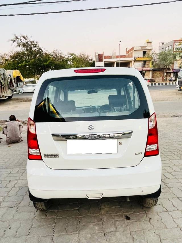 https://images10.gaadi.com/usedcar_image/4417677/original/processed_5da4f7b8886c04cf53f1a2a743a603d4.jpg?imwidth=6402