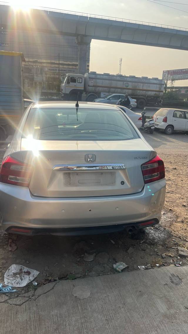 https://images10.gaadi.com/usedcar_image/4417683/original/8f22ab0fb33f27b4594bce871fcf263a.jpg?imwidth=6401