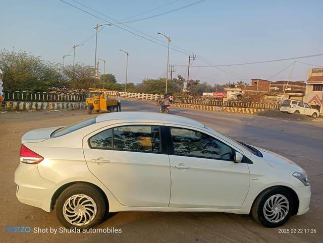 https://images10.gaadi.com/usedcar_image/4417751/original/processed_8378ba69806ae49aa84c41915eb5a4eb.jpeg?imwidth=6400