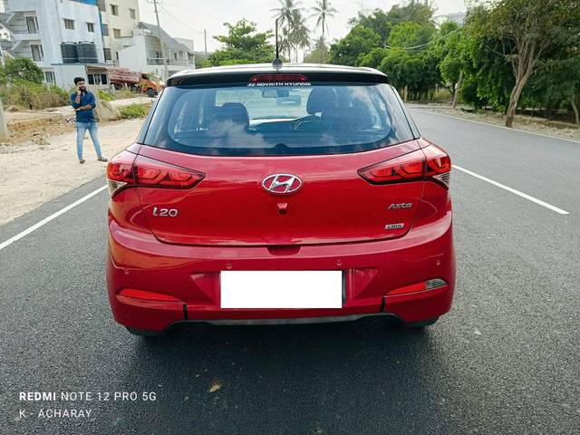 https://images10.gaadi.com/usedcar_image/4417752/original/processed_adacab62a677ea215da19e1d360157c4.jpg?imwidth=6401