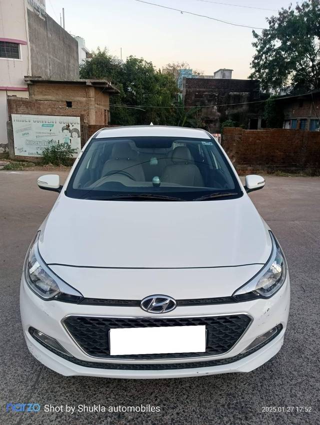 https://images10.gaadi.com/usedcar_image/4417769/original/processed_dadae2d141a299ca5b2f26af061fc6d0.jpeg?imwidth=6400