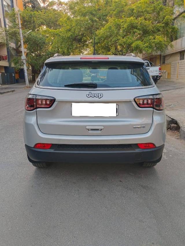 https://images10.gaadi.com/usedcar_image/4417772/original/processed_d20f2908af7d260a19c1a6df07cb0d81.jpg?imwidth=6401