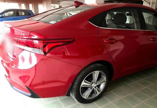 https://images10.gaadi.com/usedcar_image/4417784/original/5b64c15eac3c533312435a3a7102c1ca.jpeg?imwidth=6401