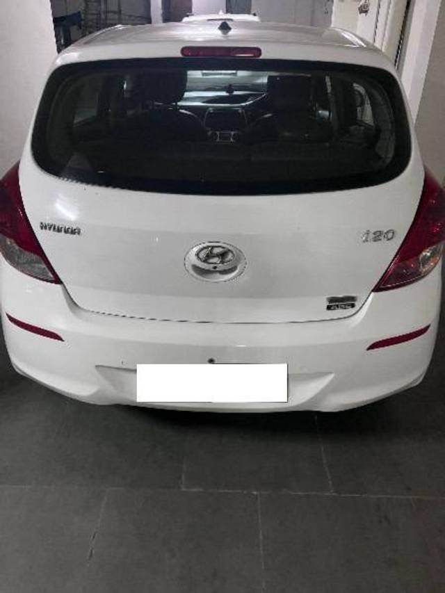 https://images10.gaadi.com/usedcar_image/4417846/original/09e3897562f14a8ba345c8ba9965a8d7.jpeg?imwidth=6402