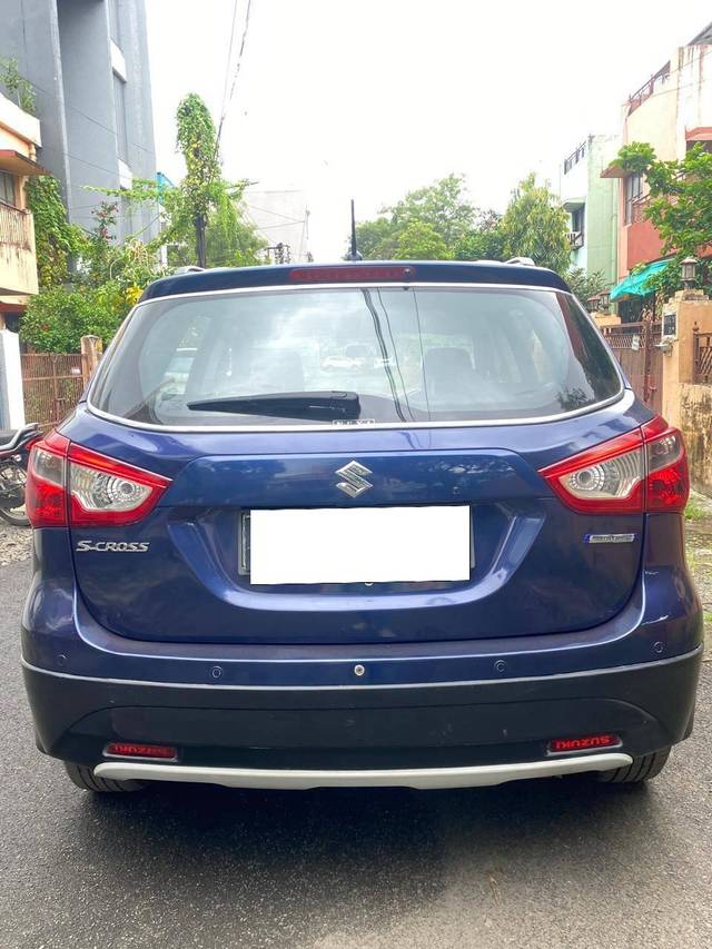 https://images10.gaadi.com/usedcar_image/4417852/original/processed_b3484abf3d476973aeef7b39c9cb057b.jpg?imwidth=6401