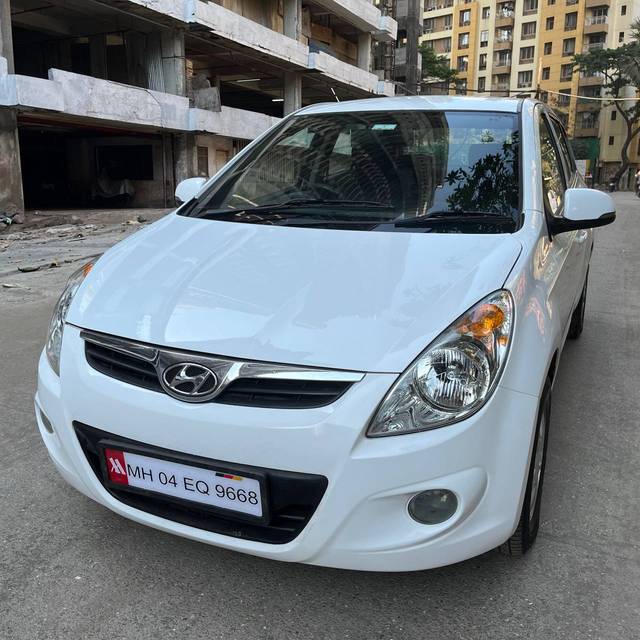 https://images10.gaadi.com/usedcar_image/4417878/original/c4e5a526d1835fccda83b89596e98ede.jpg?imwidth=6401