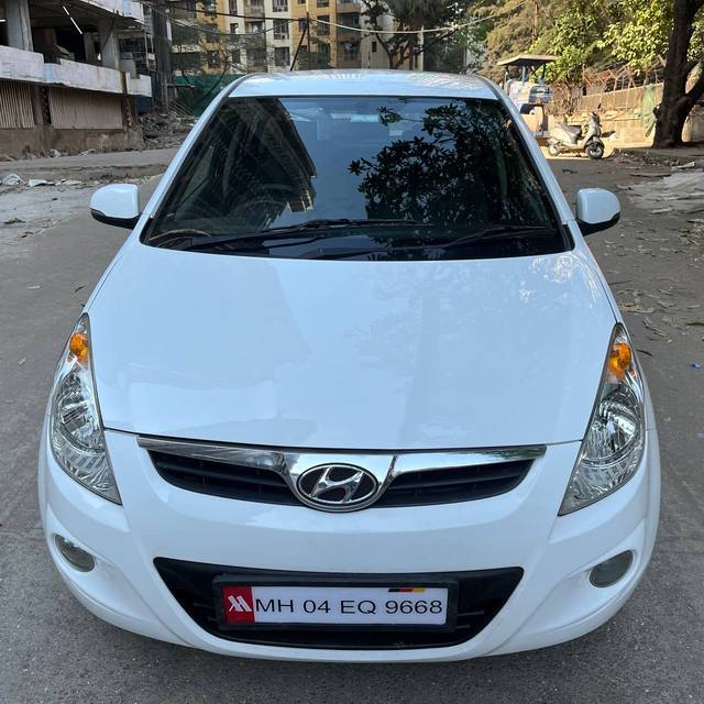 https://images10.gaadi.com/usedcar_image/4417878/original/d88aae88e2f1d847c793b380af371c76.jpg?imwidth=6400