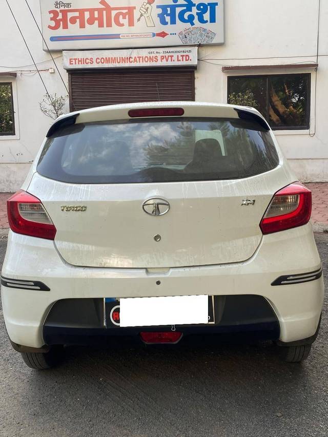 https://images10.gaadi.com/usedcar_image/4417885/original/processed_43113d6314abe3575e654f3befda8440.jpg?imwidth=6402