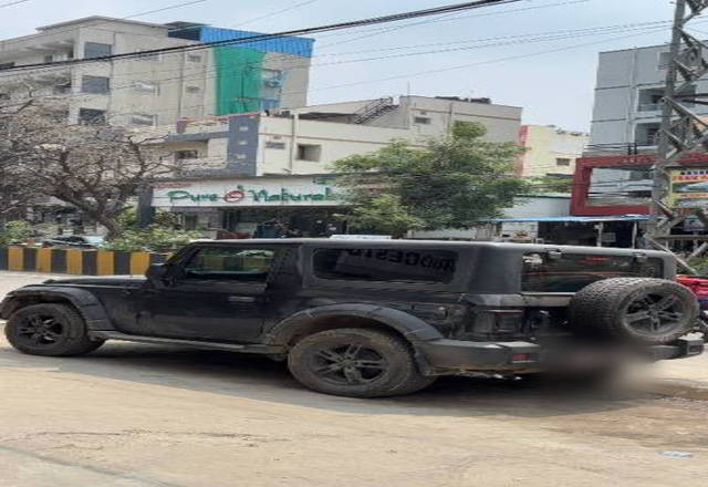 https://images10.gaadi.com/usedcar_image/4417907/original/b4d9ceb640d40a2cf00ff9c8eb3e7284.jpeg?imwidth=6402