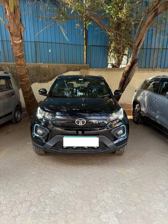 https://images10.gaadi.com/usedcar_image/4417933/original/66429866f83f19d012fca2dd876221a4.jpg?imwidth=6400