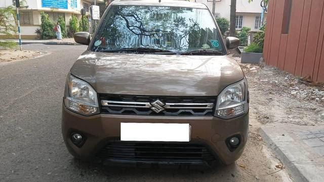 https://images10.gaadi.com/usedcar_image/4417978/original/processed_43bbe682b55553f9675cb404f98acb3c.jpeg?imwidth=6400