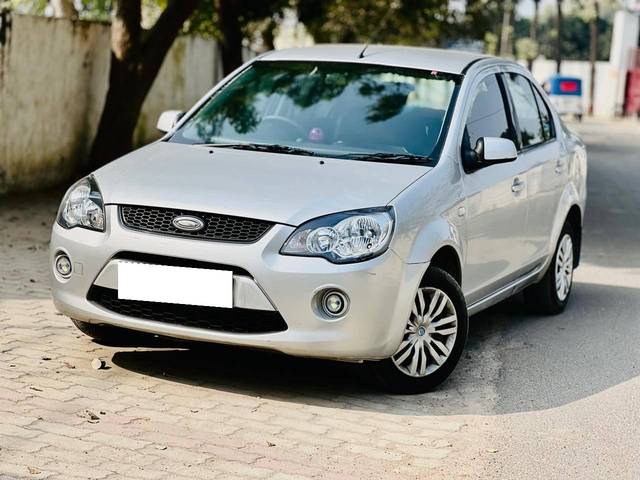 https://images10.gaadi.com/usedcar_image/4418015/original/processed_113656e4ad162d52c49515a1da8a96a0.jpg?imwidth=6402