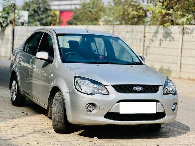 https://images10.gaadi.com/usedcar_image/4418015/original/processed_c9278ac93c73dc10fa34c89d8f29e934.jpg?imwidth=6400