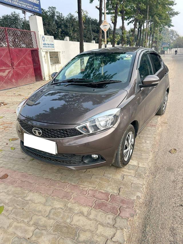 https://images10.gaadi.com/usedcar_image/4418025/original/processed_4c01ff3239f941735acbc5f2bd20d474.jpg?imwidth=6402