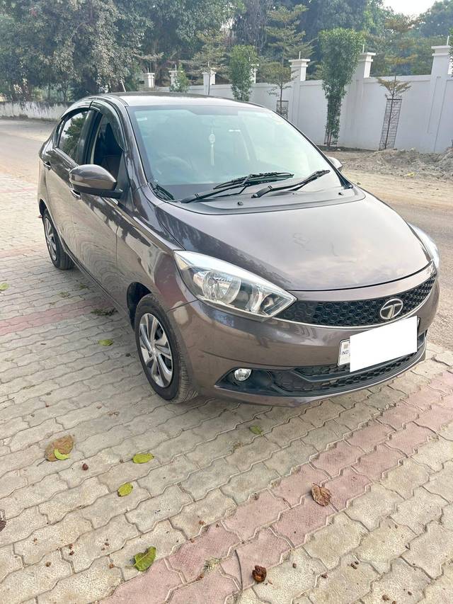 https://images10.gaadi.com/usedcar_image/4418025/original/processed_8ce2ee7250c452412993f536bf6aa63f.jpg?imwidth=6400