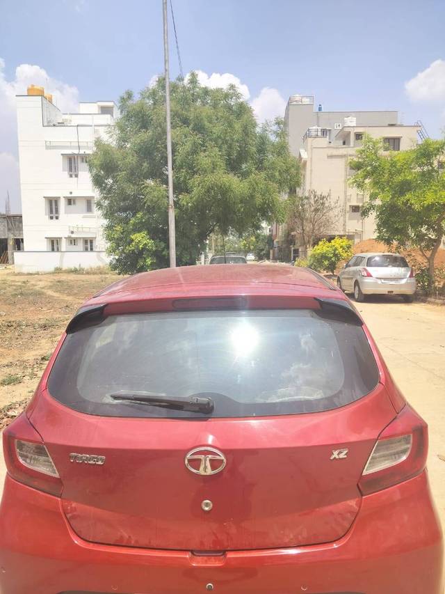 https://images10.gaadi.com/usedcar_image/4418130/original/2bc2141d3ca6f511bb984eb3fcd9223c.jpg?imwidth=6400