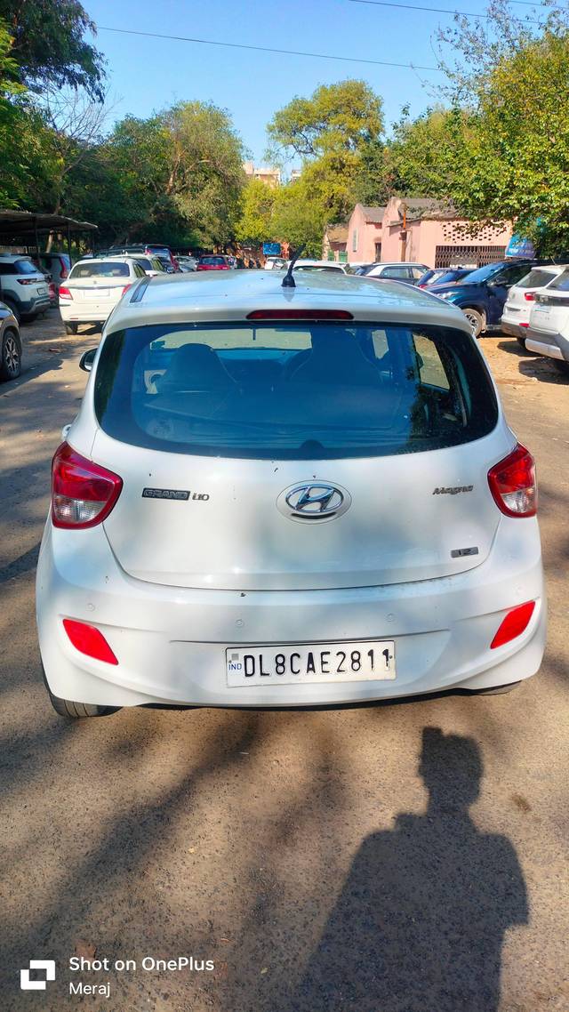 https://images10.gaadi.com/usedcar_image/4418304/original/processed_f3cc30ffbd2f72f0318a0cb569eb315c.jpg?imwidth=6401