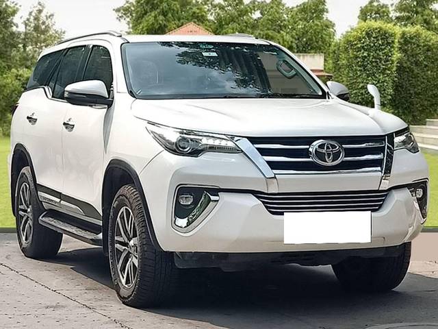 https://images10.gaadi.com/usedcar_image/4418492/original/processed_22ab13385282ef9dec2bd7d801b3bd43.jpg?imwidth=6400