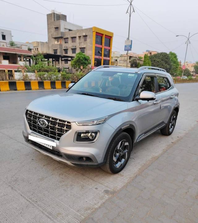 https://images10.gaadi.com/usedcar_image/4418514/original/processed_720dca710f7b2ccfa7be9464dd5bf0fb.jpg?imwidth=6402