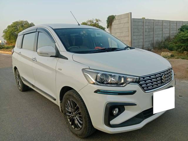 https://images10.gaadi.com/usedcar_image/4418517/original/processed_8fb5485fcde6c5c33ce2f2f7f5219dfe.jpg?imwidth=6400