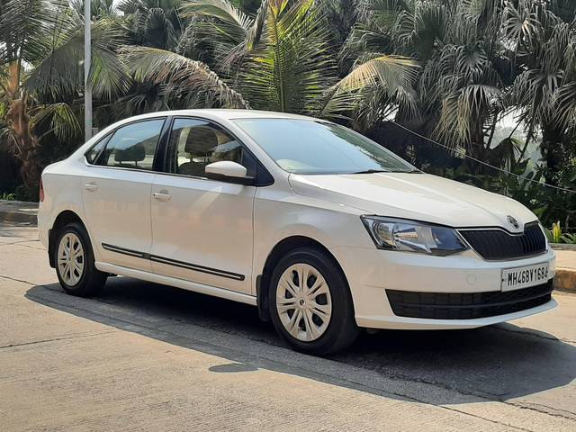 https://images10.gaadi.com/usedcar_image/4418613/original/processed_0da76760e215e158576f13f9403467df.jpg?imwidth=6400