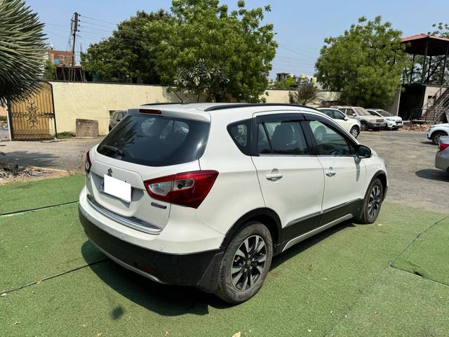 https://images10.gaadi.com/usedcar_image/4418638/original/processed_197cc5d9b1eaffa0a864b51bd6a350db.jpg?imwidth=6402