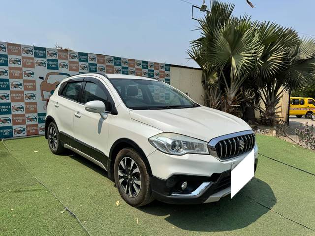 https://images10.gaadi.com/usedcar_image/4418638/original/processed_8e2fe1b8dd0da34f18867dbb734fcfd0.jpg?imwidth=6400