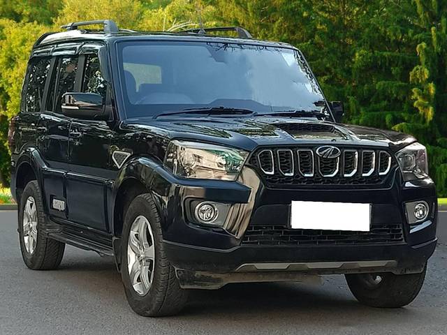 https://images10.gaadi.com/usedcar_image/4418669/original/processed_38f9ccfe0ebfc81acb026ced2b58e044.jpg?imwidth=6400