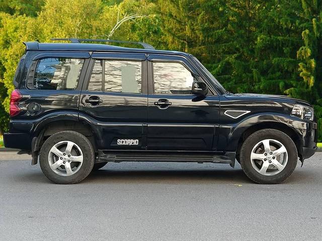 https://images10.gaadi.com/usedcar_image/4418669/original/processed_4e2995cb31206621beb06a42dd025338.jpg?imwidth=6401