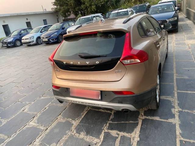 https://images10.gaadi.com/usedcar_image/4418861/original/processed_1864be39-24ee-4d0c-b0e7-751474e6f8e3.jpg?imwidth=6401