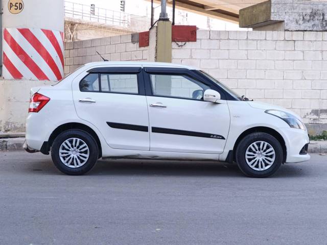 https://images10.gaadi.com/usedcar_image/4418926/original/processed_a9d90af2a5ddf577402217d401460761.jpg?imwidth=6401