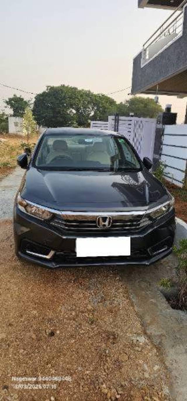 https://images10.gaadi.com/usedcar_image/4419065/original/ee3fe87e7796ad9c51f58188d5b53a21.jpg?imwidth=6400