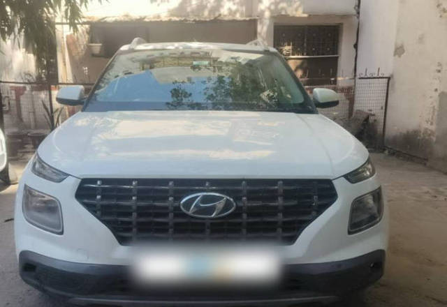 https://images10.gaadi.com/usedcar_image/4419125/original/855a334029999221bfe9acb9aecf6193.jpg?imwidth=6400