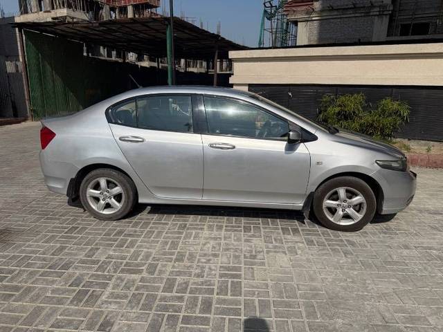 https://images10.gaadi.com/usedcar_image/4419177/original/6e00f16ed7be61725fc004b71723c819.jpeg?imwidth=6401