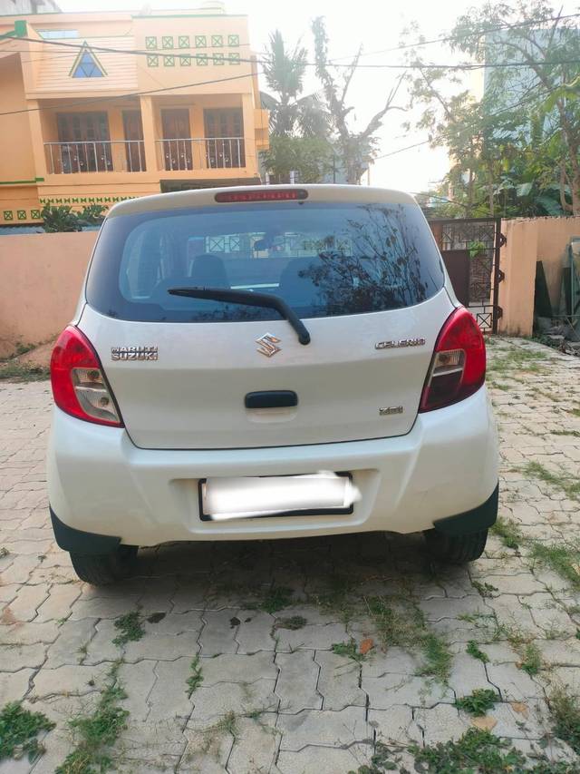 https://images10.gaadi.com/usedcar_image/4419228/original/processed_ec09cb8c8f88ba8d2c4674029eb3fb6d.jpg?imwidth=6402