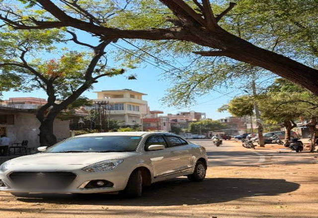 https://images10.gaadi.com/usedcar_image/4419251/original/8c1618bd3a1178a068e0b667919cbcbf.jpeg?imwidth=6400
