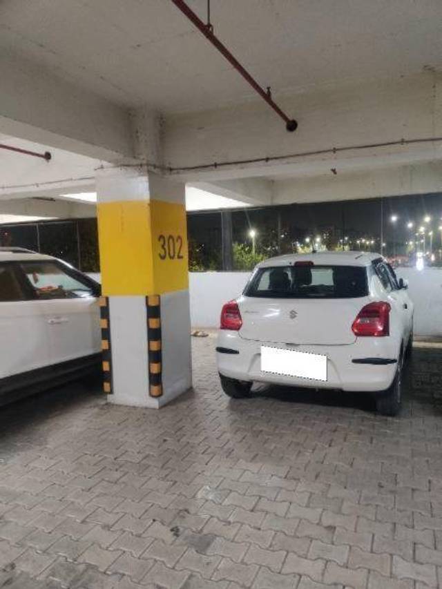 https://images10.gaadi.com/usedcar_image/4419352/original/74ceca51632eeaed36492184430782ec.jpg?imwidth=6400