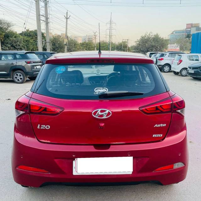 https://images10.gaadi.com/usedcar_image/4419597/original/processed_a0f9405d12aad909b3800421c34b3141.jpg?imwidth=6401