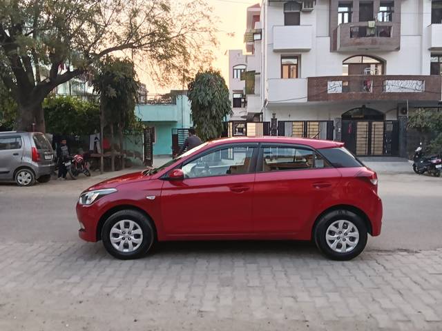 https://images10.gaadi.com/usedcar_image/4419600/original/d4e2e1ad493f8f660ae0b4c38e20a0e2.JPG?imwidth=6402