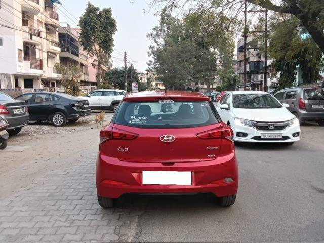 https://images10.gaadi.com/usedcar_image/4419600/original/processed_f0475228a6aface98eb42f20bf8951d0.JPG?imwidth=6401