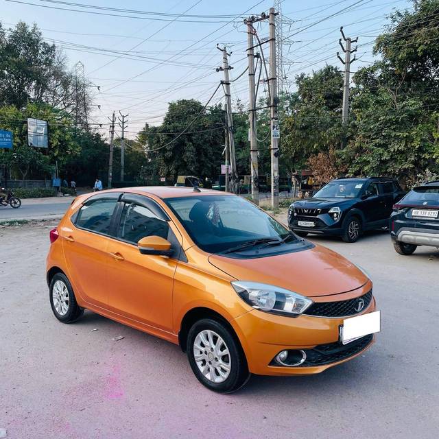 https://images10.gaadi.com/usedcar_image/4419611/original/processed_43fb334ff2a9e029c4ce3c5b0ddcb48c.jpg?imwidth=6400