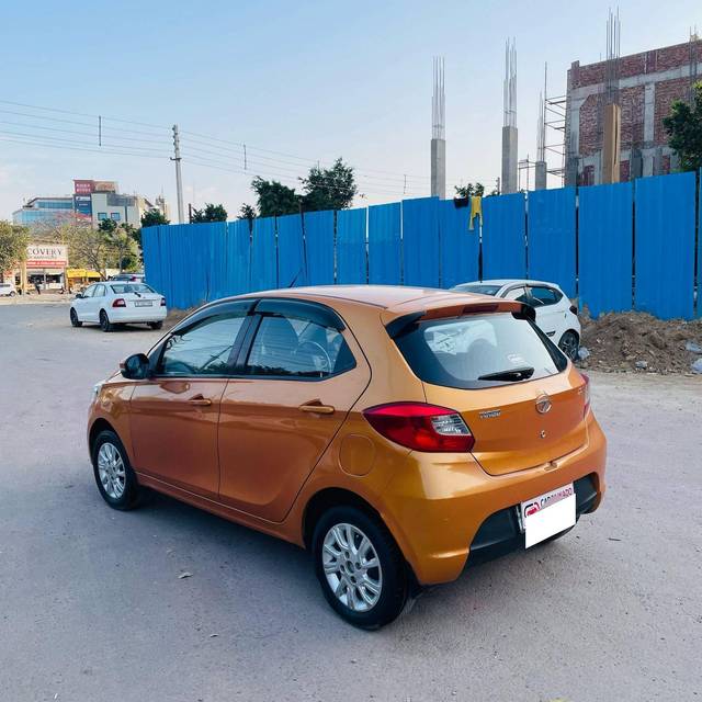 https://images10.gaadi.com/usedcar_image/4419611/original/processed_b1bf1d9cbd66e0cad2b8d154855b2ced.jpg?imwidth=6402