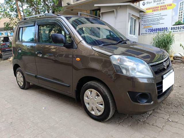 https://images10.gaadi.com/usedcar_image/4419640/original/processed_190d286144a7c14153426426548d93a1.jpg?imwidth=6400