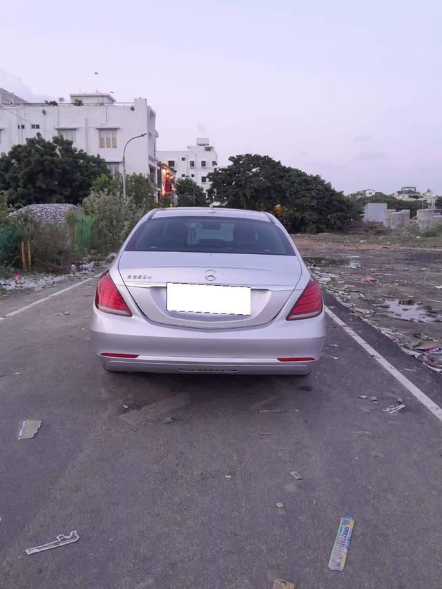 https://images10.gaadi.com/usedcar_image/4419979/original/processed_363537a563af9d8808a5ad8214517579.jpg?imwidth=6402