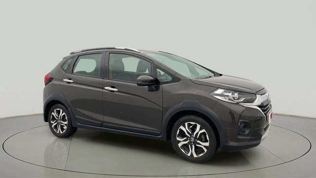 https://images10.gaadi.com/usedcar_image/4420010/original/5278d75825a9c6602168d32e84a1f1b0.jpg?imwidth=6400